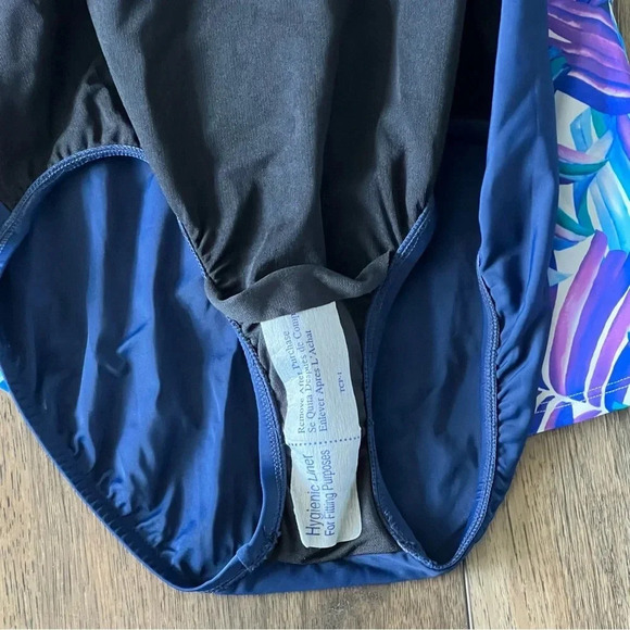 Swim Solutions OnePiece Swimsuit Multicolor Thigh Minimizer Tummy Control Size 8 - Picture 7 of 9